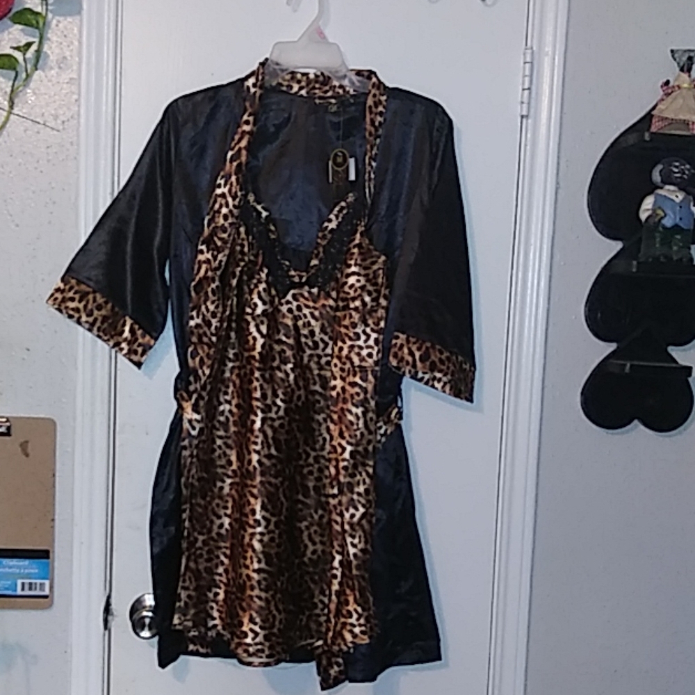 TRUE DESIRE..ROBE & CHEMISE SET